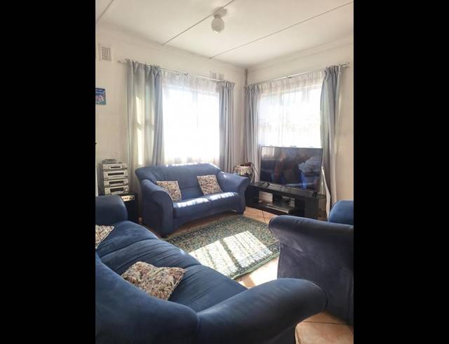 4 BEDROOM HOUSE FOR SALE IN SHALLCROSS